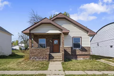 302 7th Ave, Clarence, IA 52216