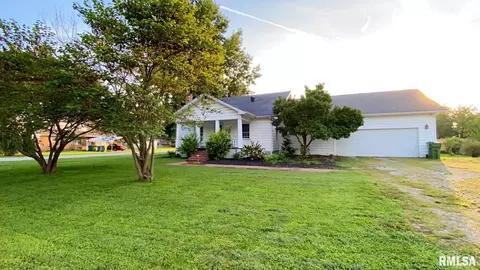 115 S Walnut St, De Soto, IL 62924