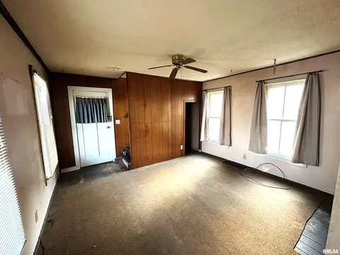 737 23rd St, Moline, IL 61265 photo 8