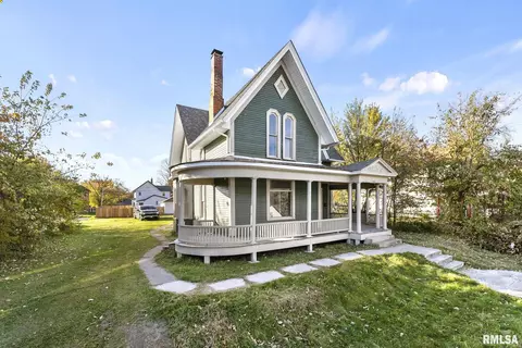 1210 Tremont Ave, Davenport, IA 52803