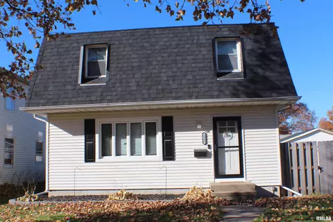 2385 28th St, Moline, IL 61265