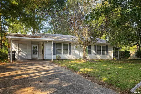 2108 W Sunset Dr, Carbondale, IL 62901