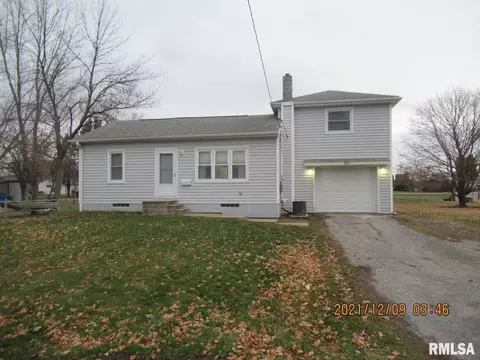 304 S Elm St, Stanwood, IA 52337