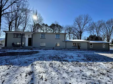 1303 W Grand Ave, Carterville, IL 62918