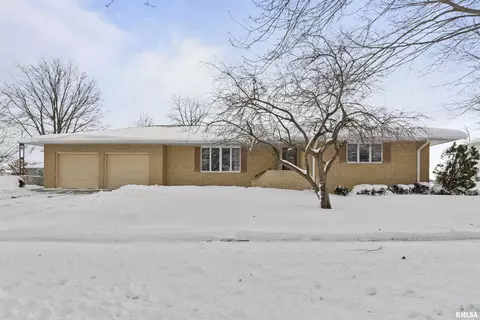 403 8th Ave, Clarence, IA 52216
