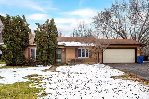 315 W 19th Ave, Coal Valley, IL 61240