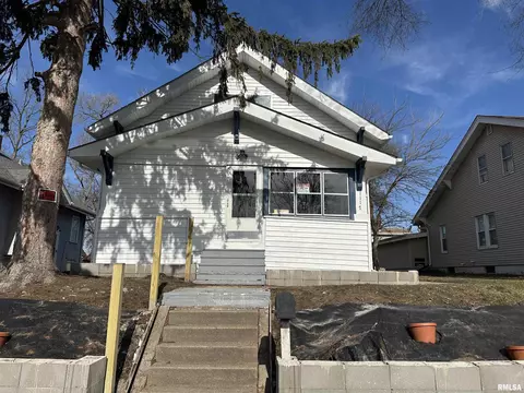1117 19th Ave, Rock Island, IL 61201