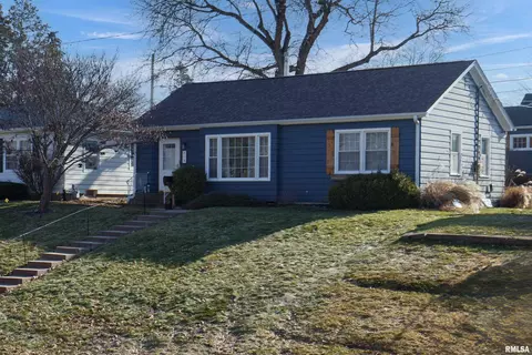 713 W Rusholme St, Davenport, IA 52804