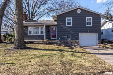 1514 21st St, Bettendorf, IA 52722