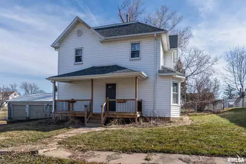 808 Jefferson Ave, Lowden, IA 52255
