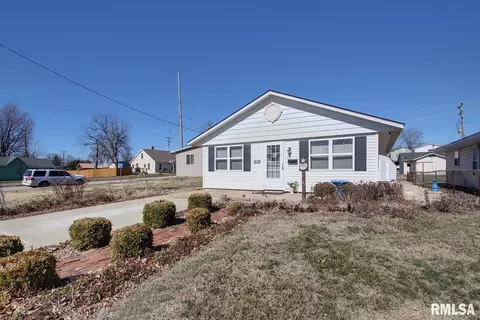 1609 Cedar St, Quincy, IL 62301