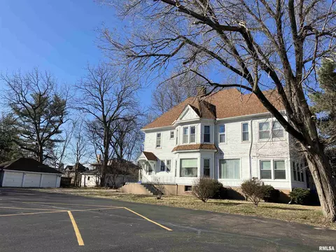 225 S Tremont St, Kewanee, IL 61443