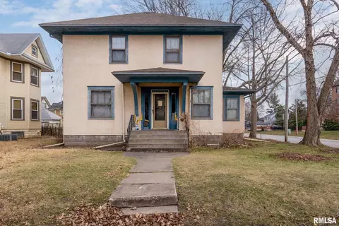 2203 Ripley St, Davenport, IA 52803