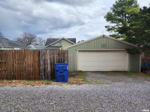 1113 1st St, Eldorado, IL 62930 photo 7