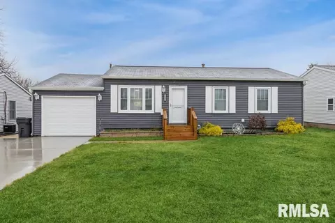 1042 N 12th St, Clinton, IA 52732
