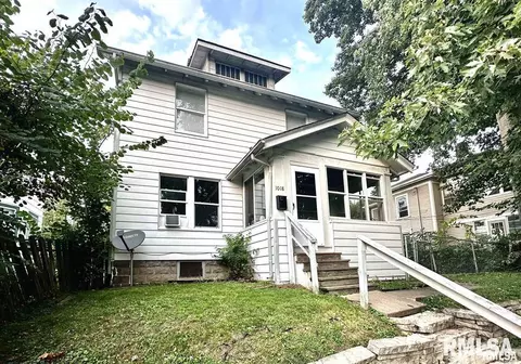 1018 Arlington Ct, Davenport, IA 52803
