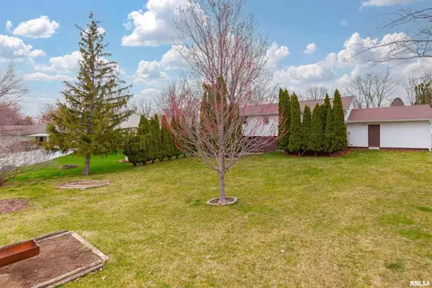 4 Hillcrest Ct, Eldridge, IA 52748 photo 37