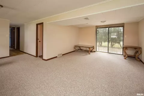 4 Hillcrest Ct, Eldridge, IA 52748 photo 28