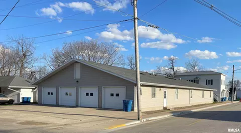 122 Broadway St, Charlotte, IA 52731