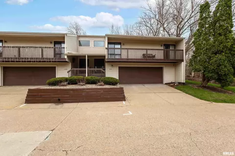 1208 35th St, Moline, IL 61265