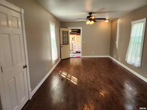 402 Main St, Chadwick, IL 61014 photo 5