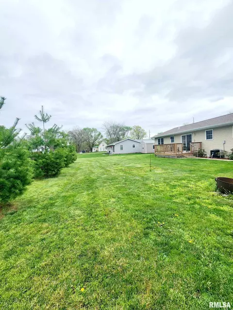 607 N St, Augusta, IL 62311 photo 19