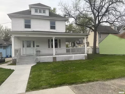 1015 12th Ave, Moline, IL 61265