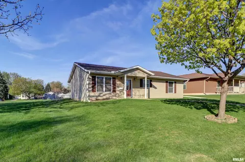 311 18th Pl, Clinton, IA 52732