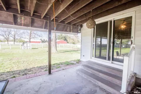 1003 Sunset Dr, Viola, IL 61486 photo 5