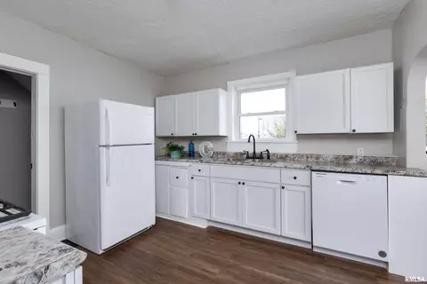 117 12th St, Silvis, IL 61282 photo 11