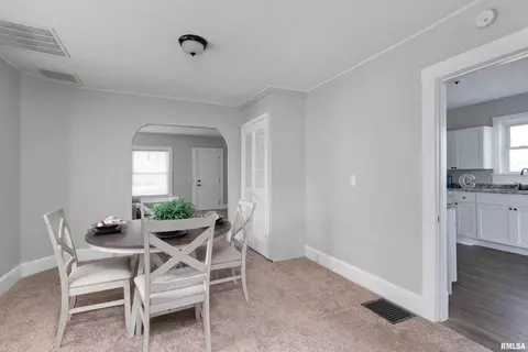 117 12th St, Silvis, IL 61282 photo 7