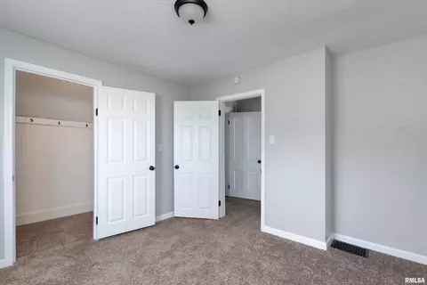 117 12th St, Silvis, IL 61282 photo 18