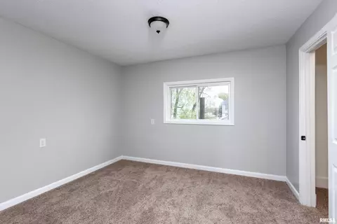 117 12th St, Silvis, IL 61282 photo 17