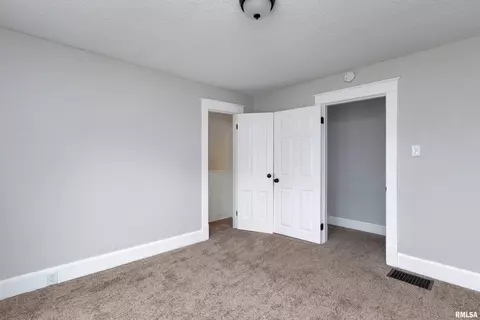 117 12th St, Silvis, IL 61282 photo 16