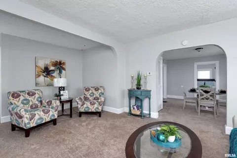 117 12th St, Silvis, IL 61282 photo 4
