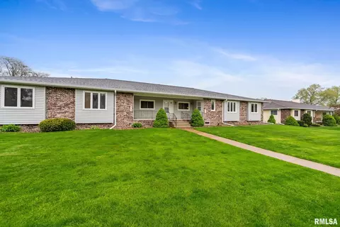 4608 9th St, East Moline, IL 61244