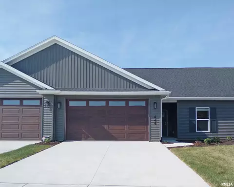 444 N 3rd Ave, Eldridge, IA 52748