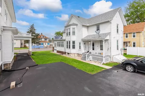 1434 1434 12 12th St, Moline, IL 61265 photo 1