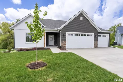 669 Sweet Wood Ln, Blue Grass, IA 52726