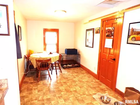 517 E 7th St, Tipton, IA 52772 photo 2