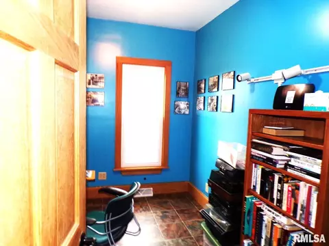 517 E 7th St, Tipton, IA 52772 photo 9