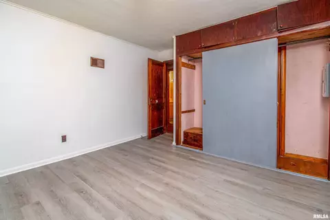 2204 46th St, Moline, IL 61265 photo 17