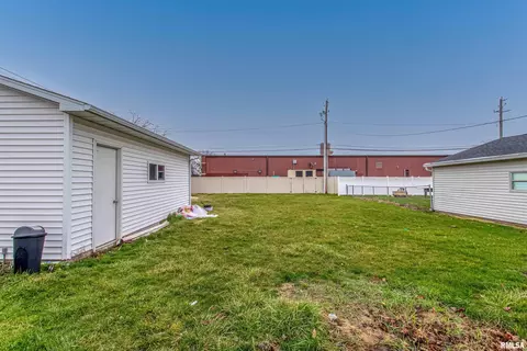 2204 46th St, Moline, IL 61265 photo 5