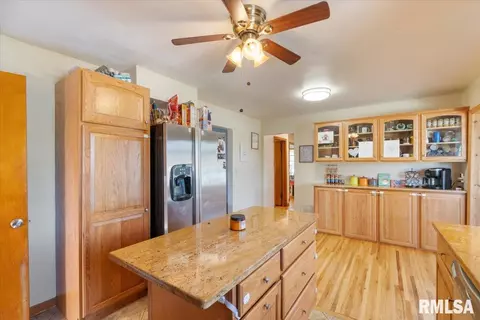 354 N 29th Ave, Clinton, IA 52732 photo 16