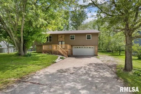 69 Sunny Hill Dr, Orion, IL 61273