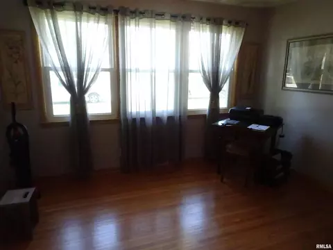 302 W Williams St, Atkinson, IL 61235 photo 8