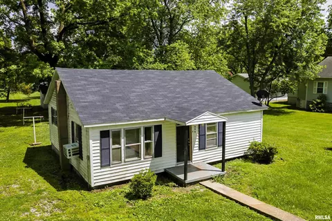 608 N 20th St, Herrin, IL 62948 photo 1