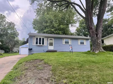 1212 N Clark St, Davenport, IA 52804