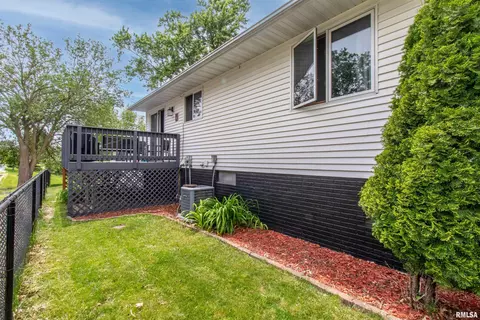 701 S 5th St, Eldridge, IA 52748 photo 20