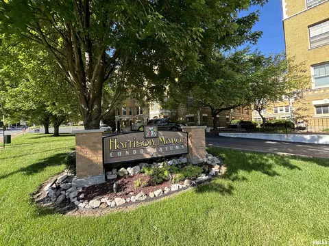 2508 Harrison St, Davenport, IA 52803
